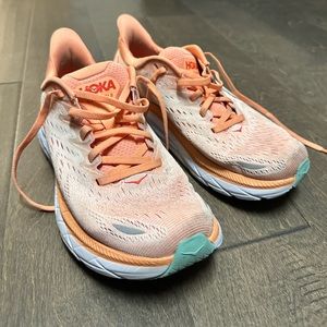 Hoka Clifton 8